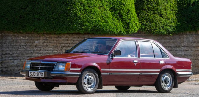 1983 nissan stanza se sedan 4d